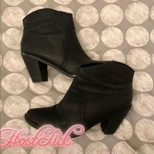 💕HP💕Dolce Vita Black Booties, Size 13